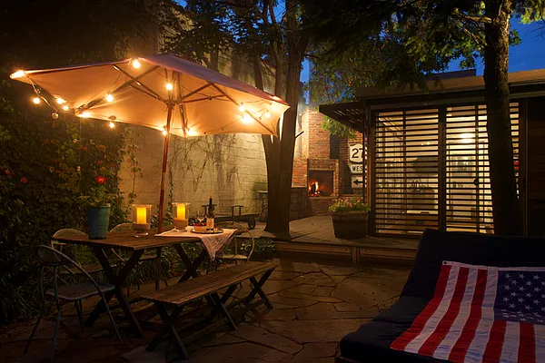 Rented by Momo Acquisition Group | media 17