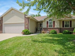 8019 Turtlerun Dr NE, Cedar Rapids, IA 52402