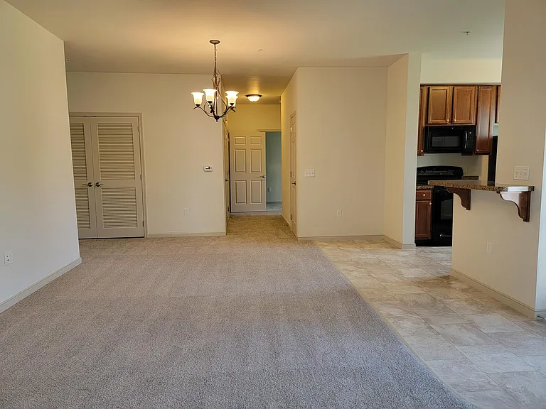 1992 Shady Oak Dr — Photo 3
