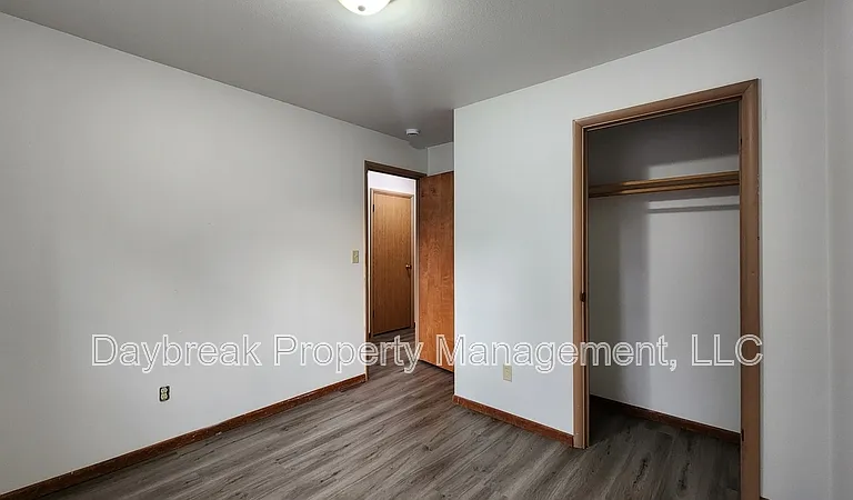 915 7th Ave N #3 — Photo 8