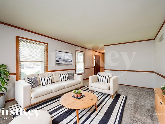 4th image of 3217 Yale Blvd