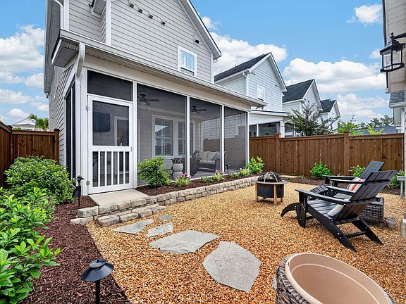3rd image of 313 Eclipse St