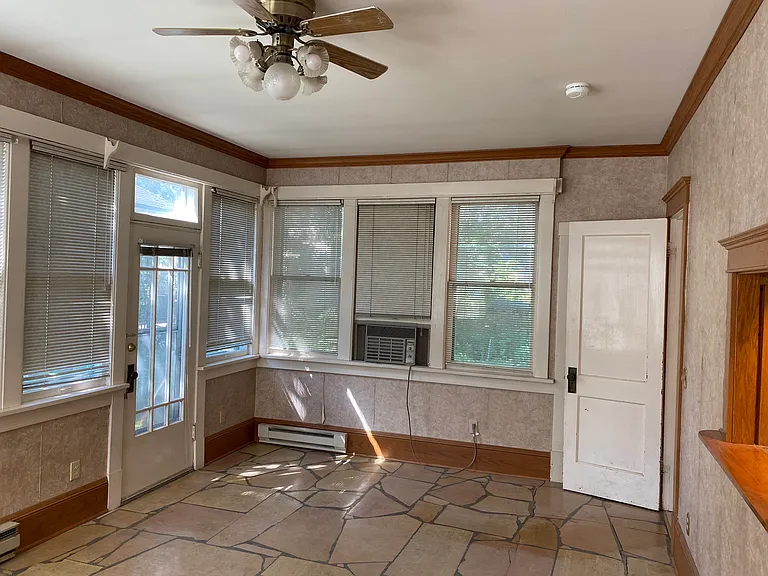 120 Center St — Photo 10