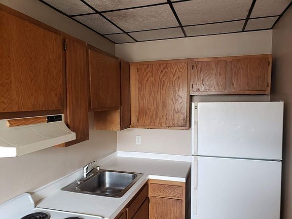 2nd image of 463 3rd St #7