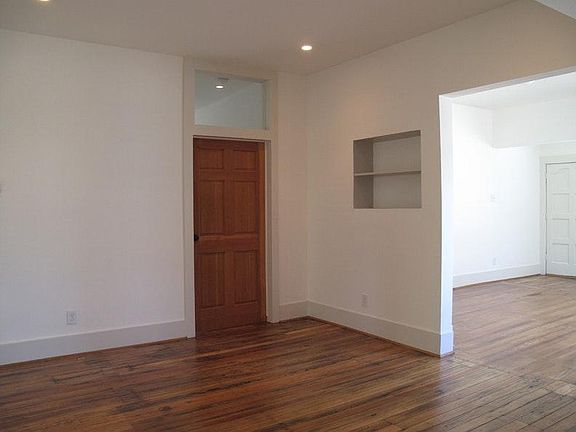 middle bedroom