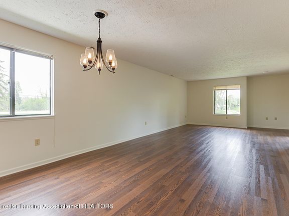 5th image of 1555 W Pond Dr #20