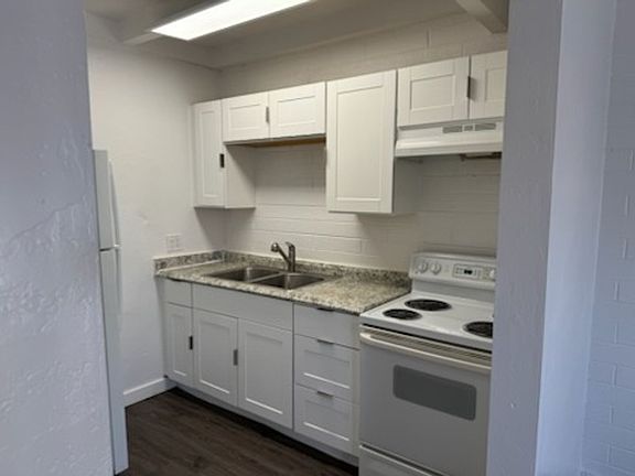 3rd image of 2107-2117 S Granada Dr #2109-07