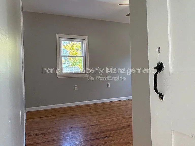 548 Main St #2 — Photo 10