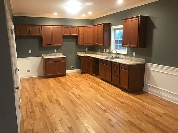 4th image of 126 Greystone Ct