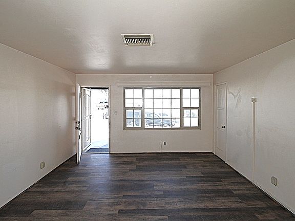 4th image of 521 S Lillian Dr
