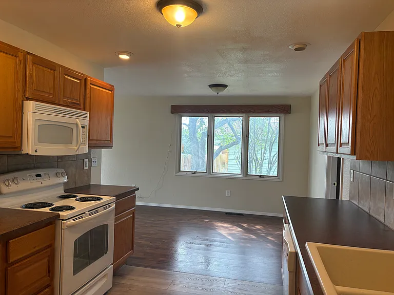 1415 Hollins Ave — Photo 19