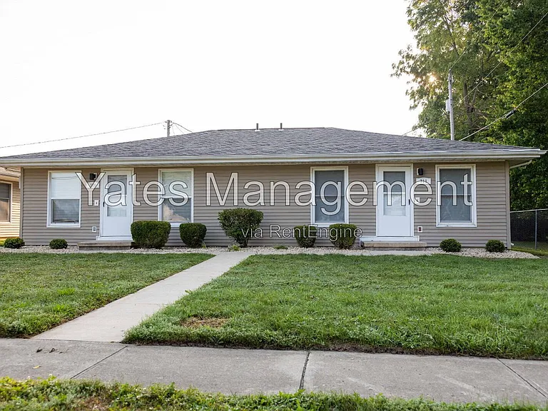 1121 E Lincoln St — Photo 9