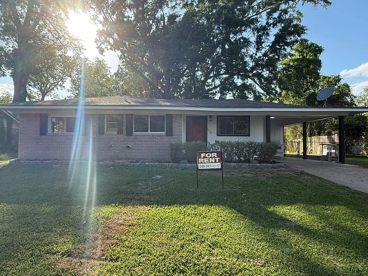 Photo 1 of 16 - 1720 Alison Ave - Bossier City, LA Primary Photo - 1720 Alison Ave