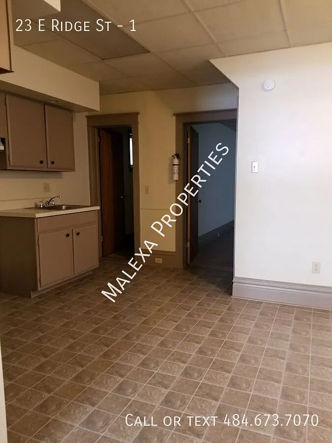 Affordable, 1st floor 1 bedroom apartment — Photo 3