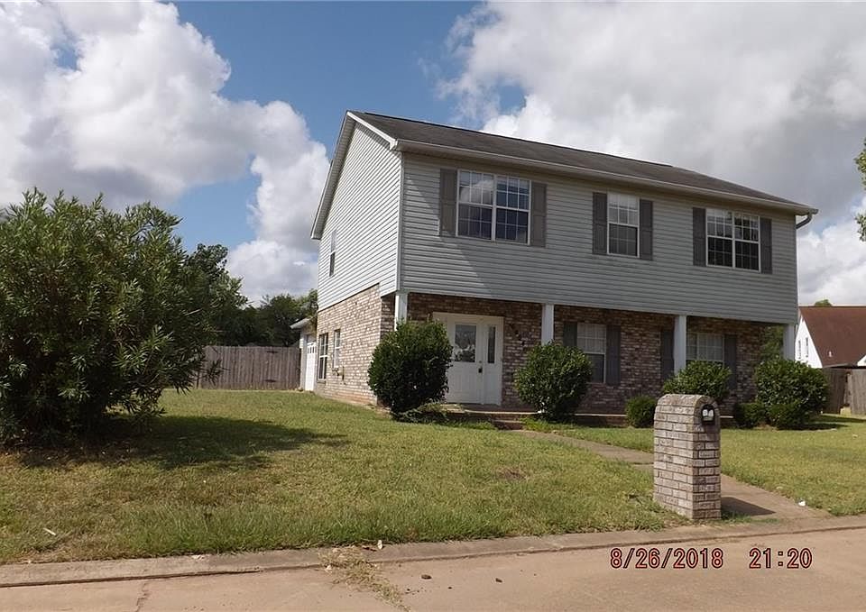 1st image of 6404 Skylark Dr
