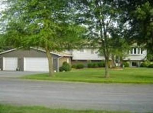 5204 Willow Dr NW, Malvern, OH 44644