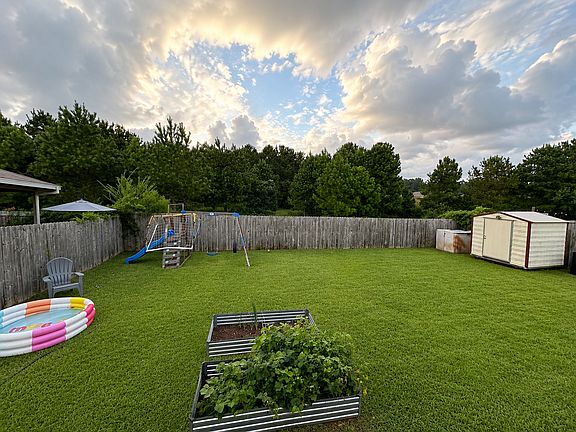 3rd image of 16833 Avery Ln