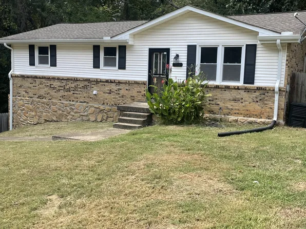 1143 Chestnut Dr, Burns, TN 37029