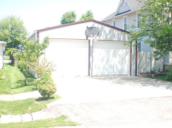 4th image of 2200 Lincoln St