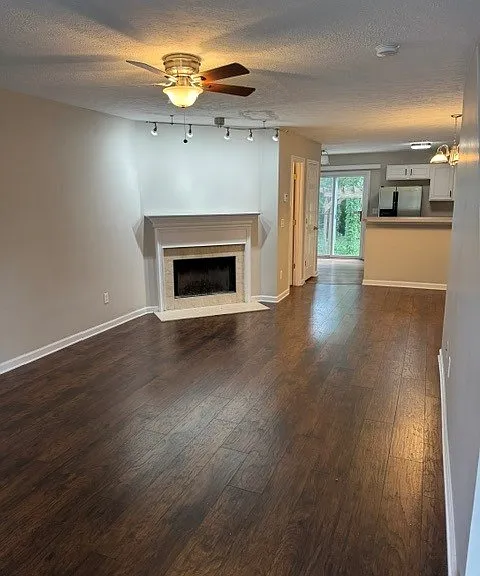 400 Flintlock Ct — Photo 14