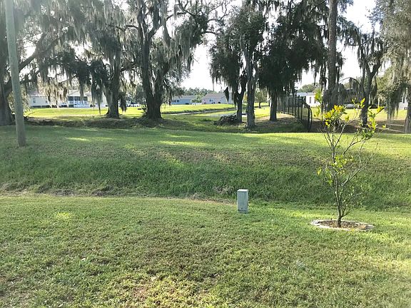 5th image of 16 Country Meadows Blvd