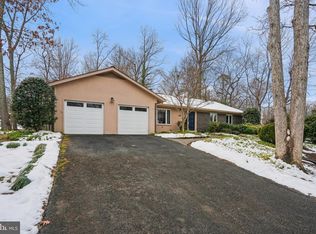 2404 Myrtle Ln, Reston, VA 20191