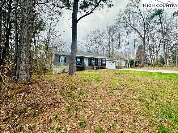 4th image of 192 Crestwood Loop