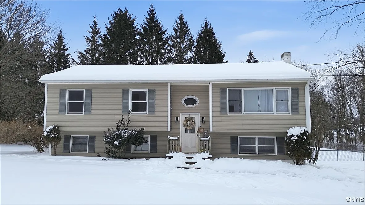 107 County Highway 33 photo 1