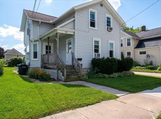 327 W 14th Ave, Oshkosh, WI 54902