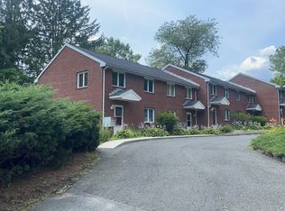 24 N East St APT 7, Amherst, MA 01002