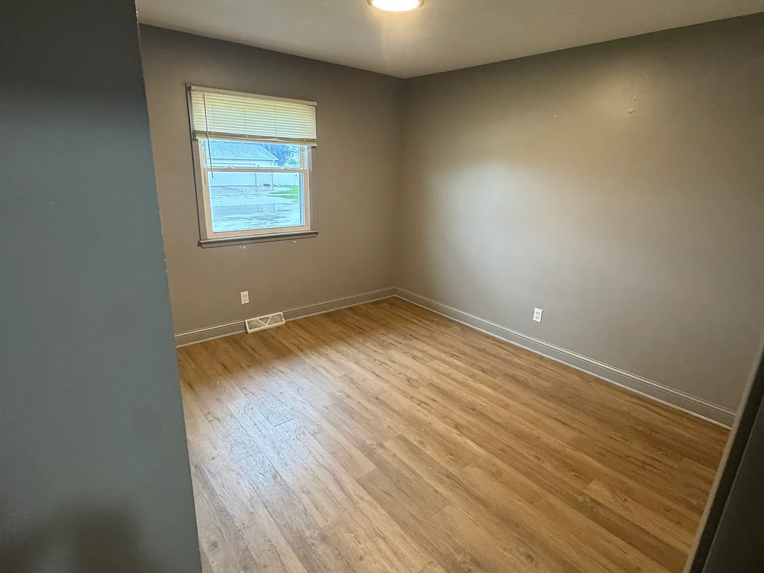 2 bed, 850 sqft, $1,200 — Photo 2