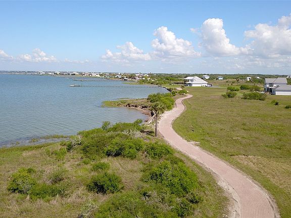 2nd image of 17 Bay Club Dr