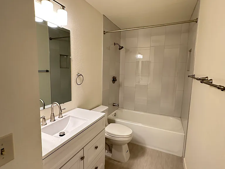 Greendale Ln — Photo 15