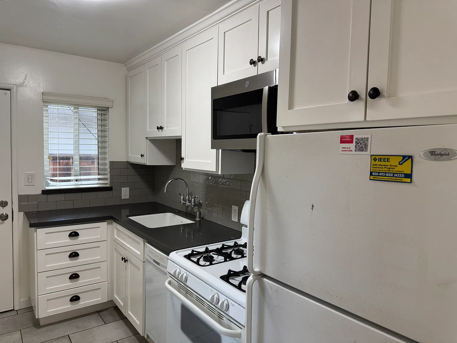 2 bed, 1025 sqft, $3,999 — Photo 4