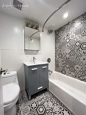 Rented by Bohemia Realty Group | media 6