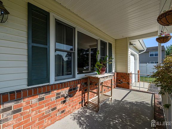 2nd image of 1080 Aspen Dr
