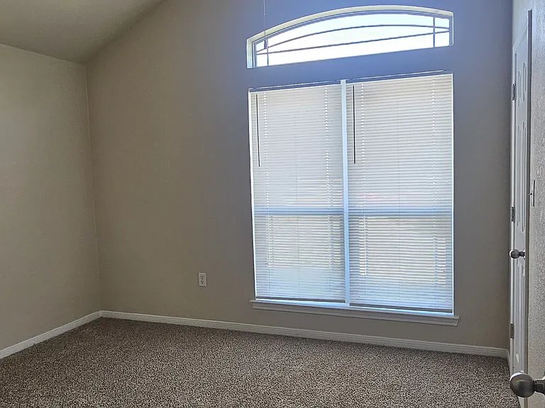 2415 Merle Dr — Photo 26