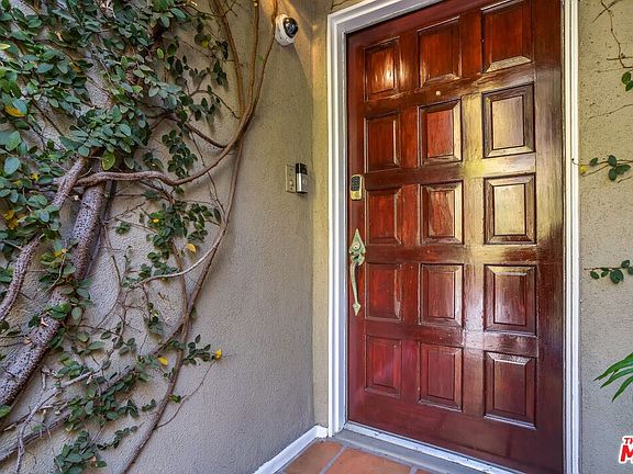 4th image of 8590 Wonderland Ave