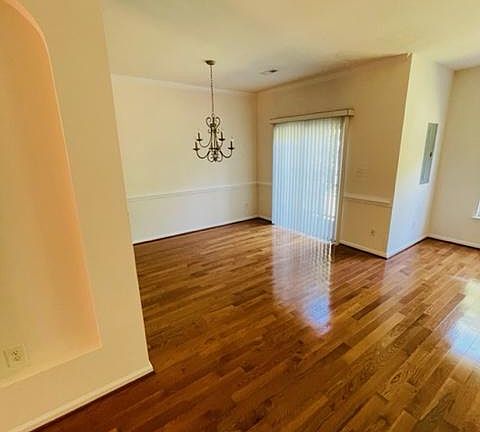 3rd image of 4450 Eaglebrook Dr