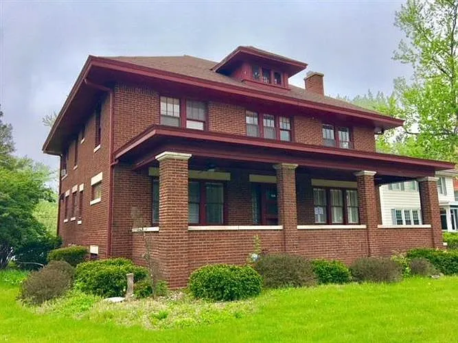 3005 Franklin St photo 1