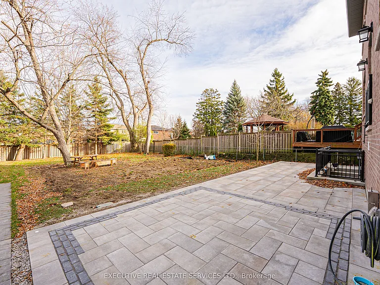 337 Centennial Rd #BASEMENT — Photo 7