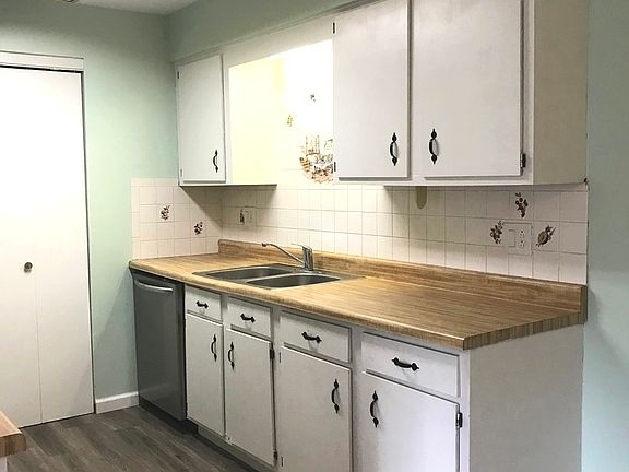5th image of 515 Kiowa Dr APT 201