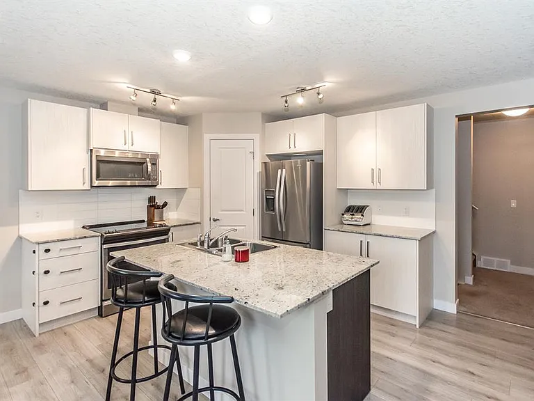 451 Sage Hill Grv NW — Photo 6
