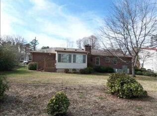 14 Velma Dr, Taylors, SC 29687