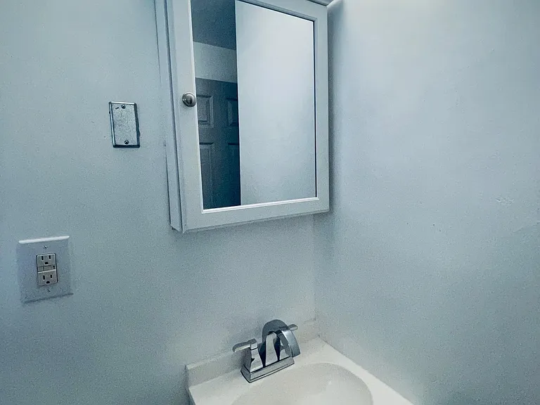803 Burwood Ave #803 — Photo 18