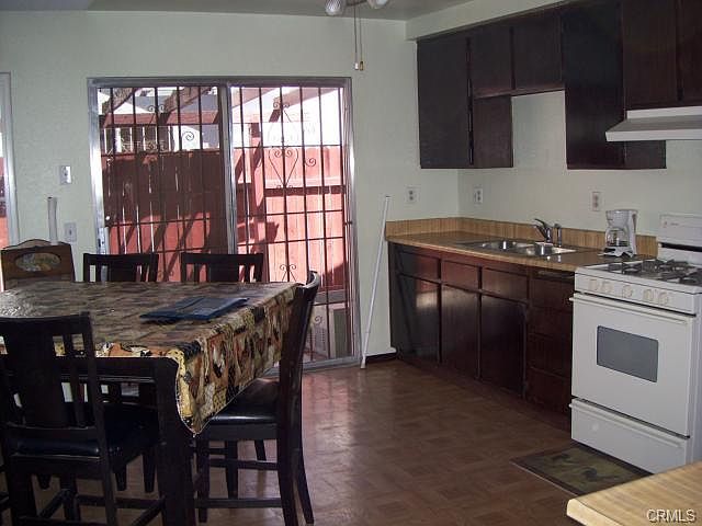 2nd image of 158 S. Alameda Ave.