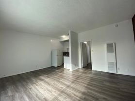 241 4th Ave