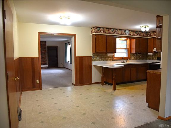 5th image of 502 Clara Dr