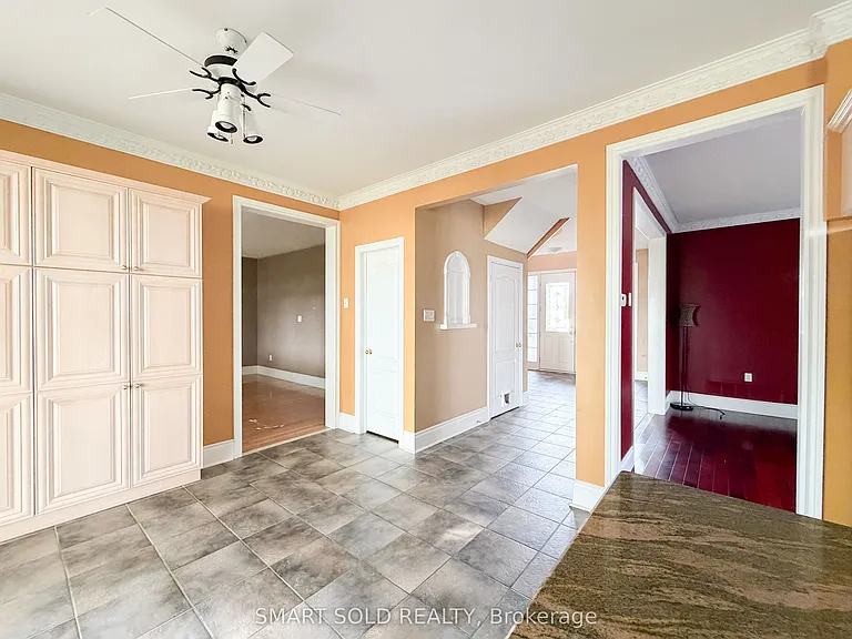 704 Foxcroft Blvd — Photo 10
