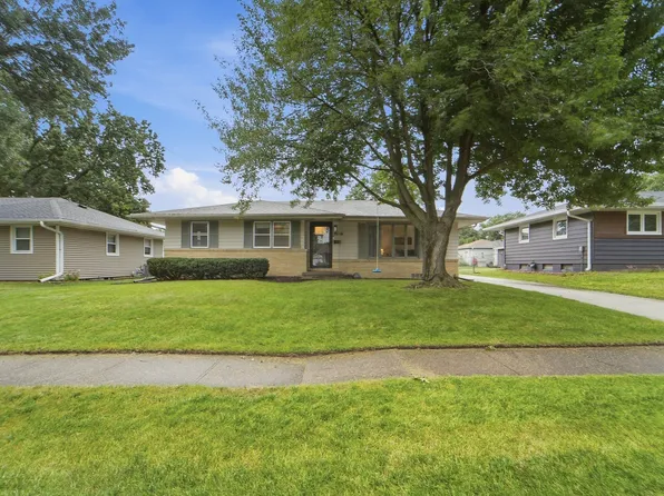 3518 Brinkwood Rd, Des Moines, IA 50310